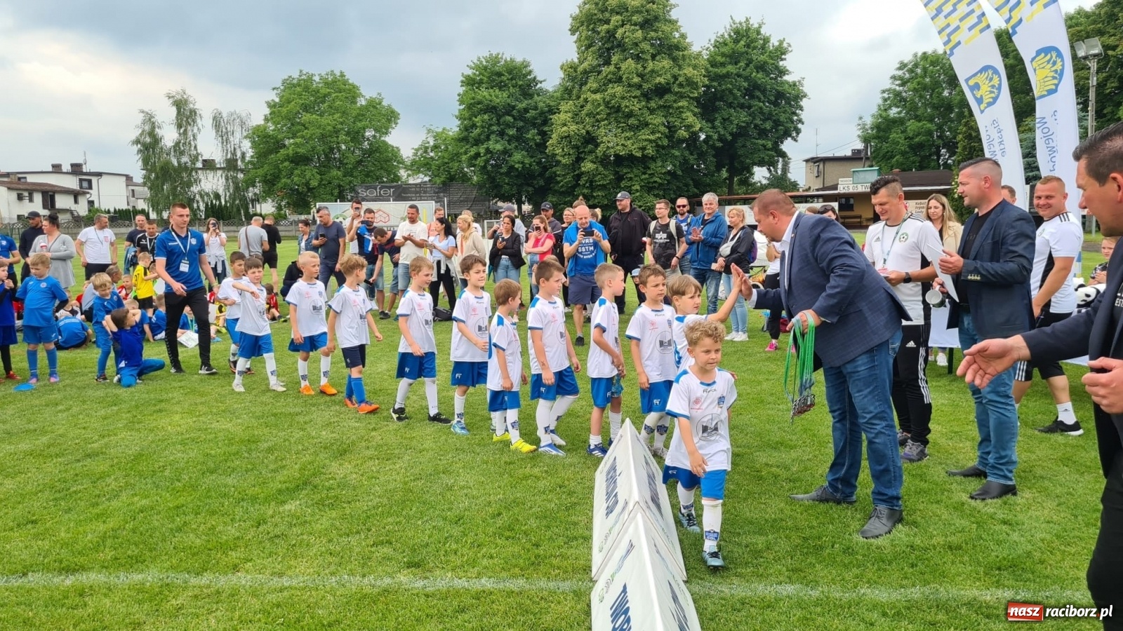Zdjęcie w galerii na portalu naszraciborz.pl: Walka o każdą piłkę. Ruszyła IX edycja Tworków Cup [FOTO] wiadomości z regionu