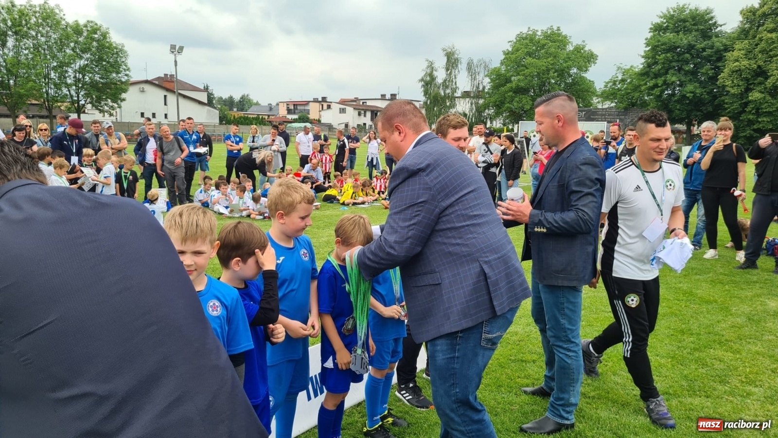 Zdjęcie w galerii na portalu naszraciborz.pl: Walka o każdą piłkę. Ruszyła IX edycja Tworków Cup [FOTO] wiadomości z regionu