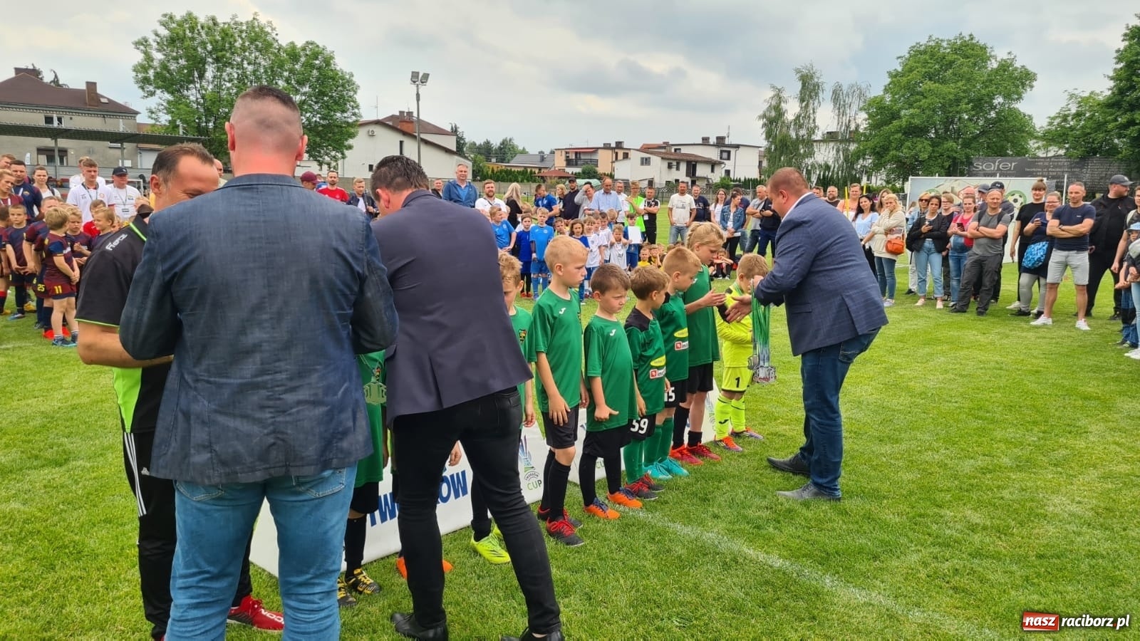 Zdjęcie w galerii na portalu naszraciborz.pl: Walka o każdą piłkę. Ruszyła IX edycja Tworków Cup [FOTO] wiadomości z regionu