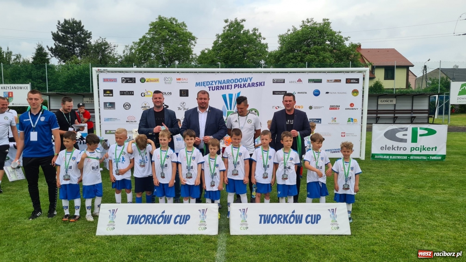 Zdjęcie w galerii na portalu naszraciborz.pl: Walka o każdą piłkę. Ruszyła IX edycja Tworków Cup [FOTO] wiadomości z regionu