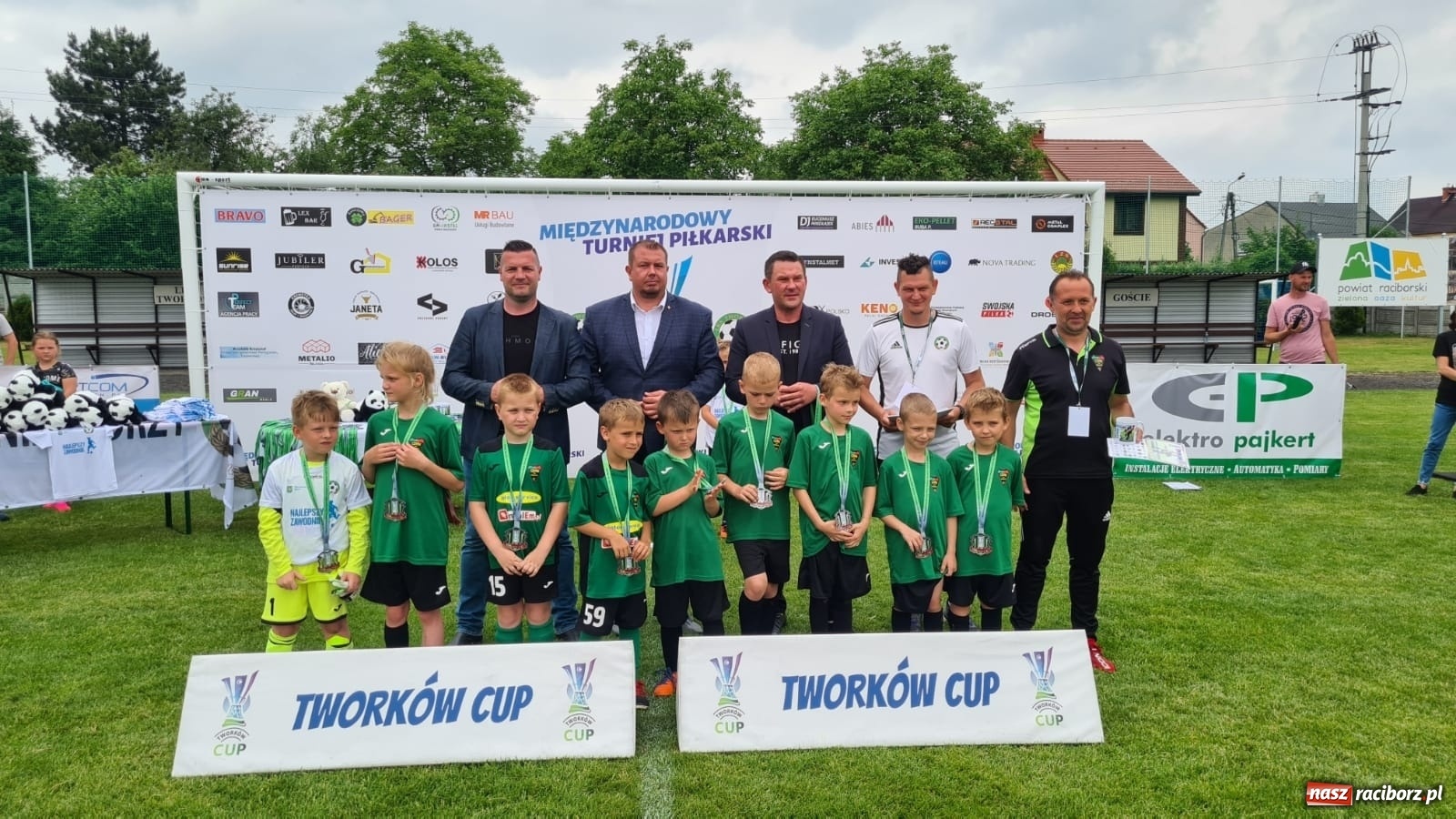 Zdjęcie w galerii na portalu naszraciborz.pl: Walka o każdą piłkę. Ruszyła IX edycja Tworków Cup [FOTO] wiadomości z regionu