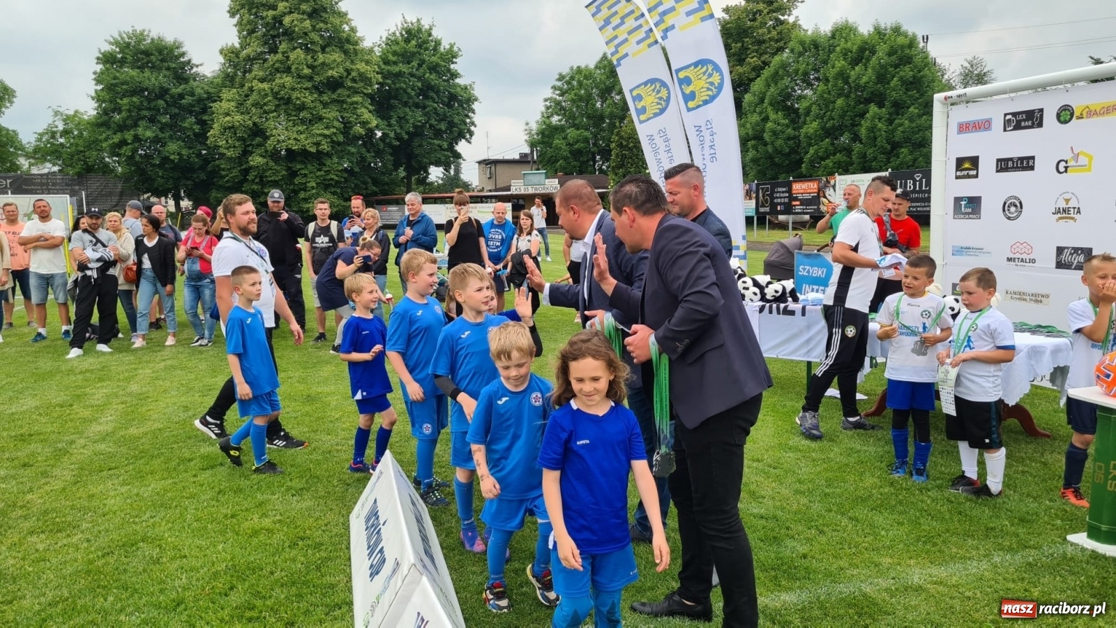 Zdjęcie w galerii na portalu naszraciborz.pl: Walka o każdą piłkę. Ruszyła IX edycja Tworków Cup [FOTO] wiadomości z regionu
