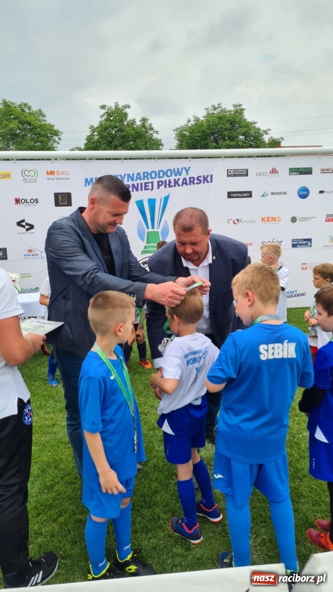 Zdjęcie w galerii na portalu naszraciborz.pl: Walka o każdą piłkę. Ruszyła IX edycja Tworków Cup [FOTO] wiadomości z regionu