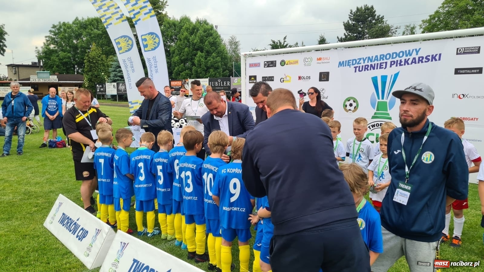 Zdjęcie w galerii na portalu naszraciborz.pl: Walka o każdą piłkę. Ruszyła IX edycja Tworków Cup [FOTO] wiadomości z regionu