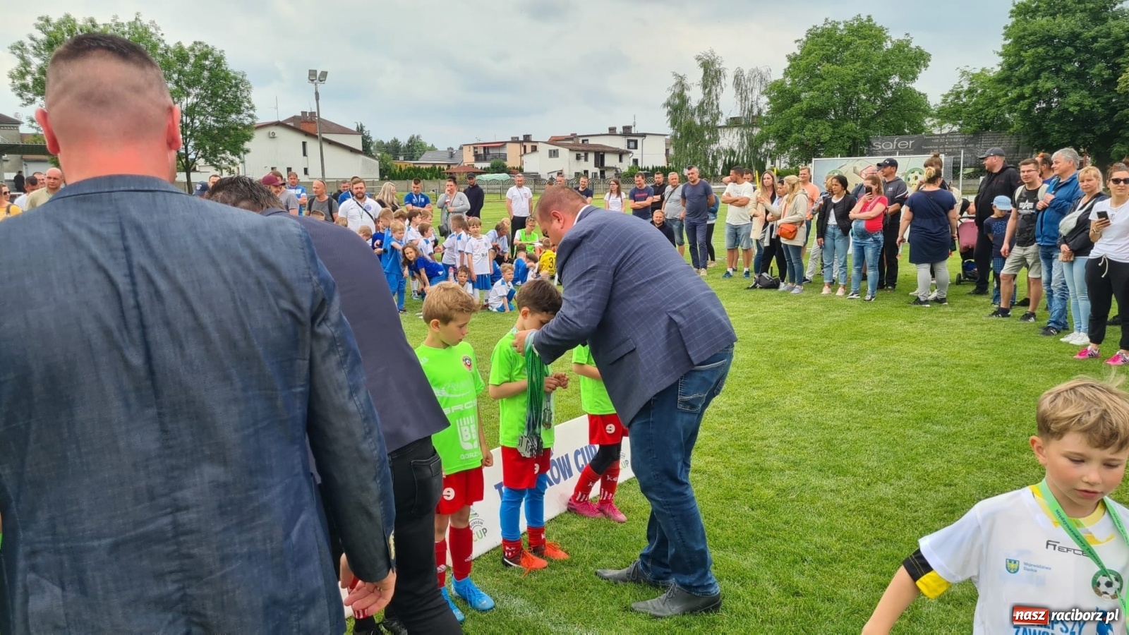 Zdjęcie w galerii na portalu naszraciborz.pl: Walka o każdą piłkę. Ruszyła IX edycja Tworków Cup [FOTO] wiadomości z regionu