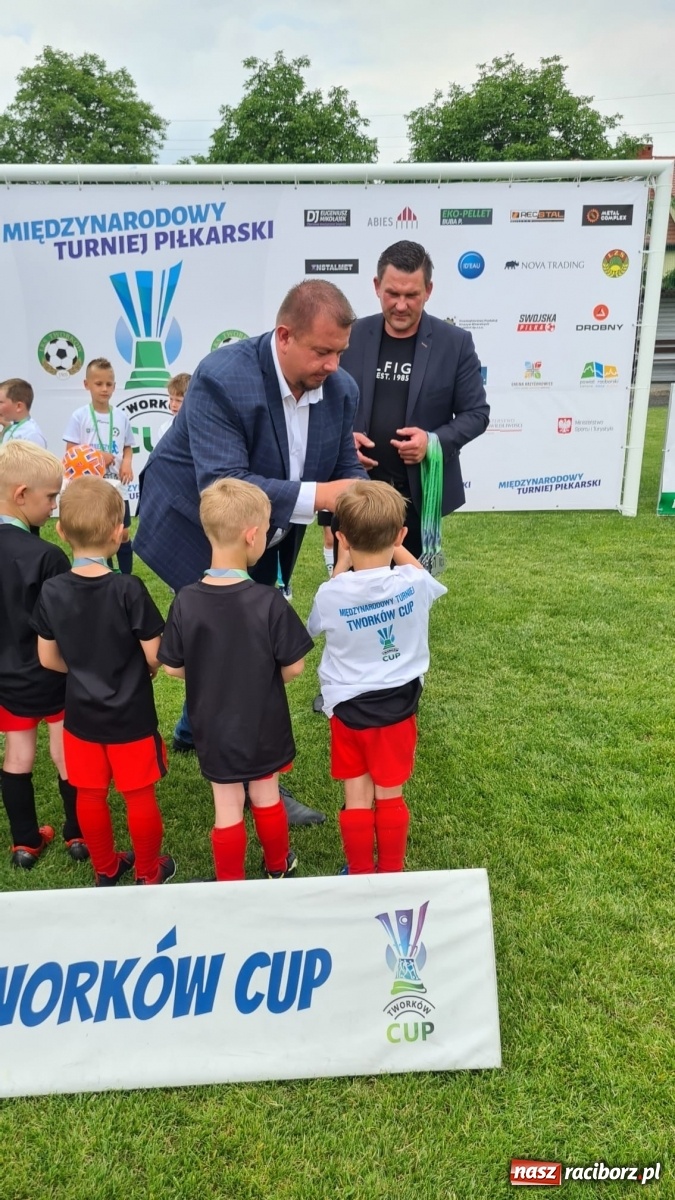 Zdjęcie w galerii na portalu naszraciborz.pl: Walka o każdą piłkę. Ruszyła IX edycja Tworków Cup [FOTO] wiadomości z regionu