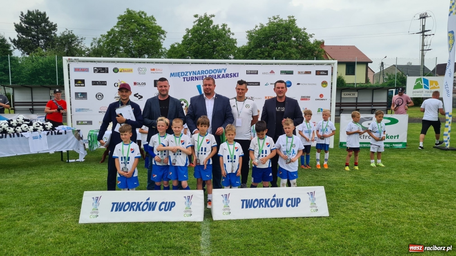 Zdjęcie w galerii na portalu naszraciborz.pl: Walka o każdą piłkę. Ruszyła IX edycja Tworków Cup [FOTO] wiadomości z regionu