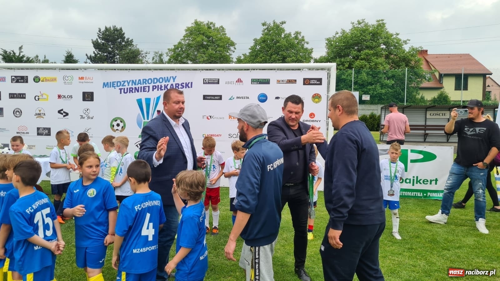 Zdjęcie w galerii na portalu naszraciborz.pl: Walka o każdą piłkę. Ruszyła IX edycja Tworków Cup [FOTO] wiadomości z regionu