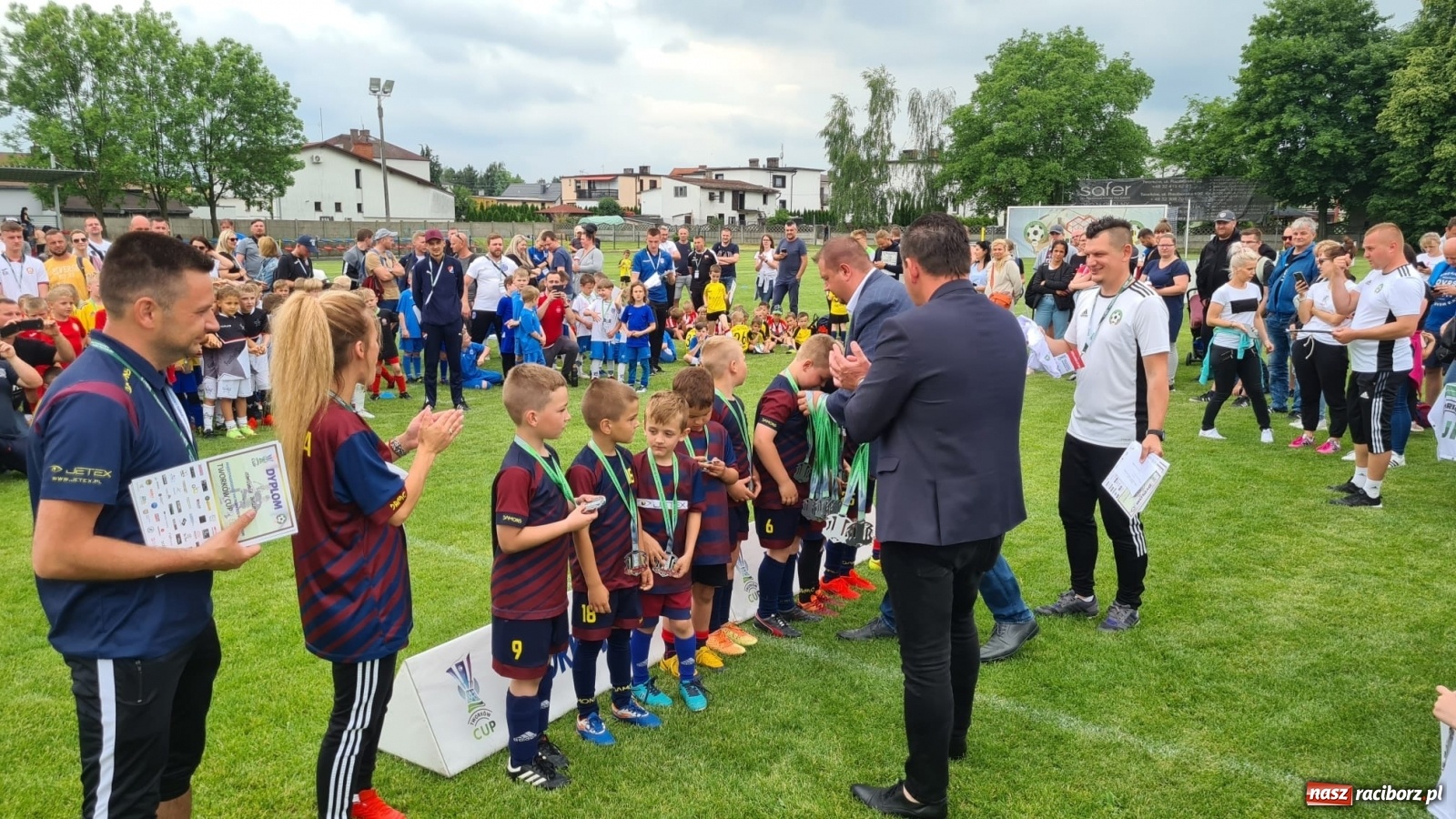 Zdjęcie w galerii na portalu naszraciborz.pl: Walka o każdą piłkę. Ruszyła IX edycja Tworków Cup [FOTO] wiadomości z regionu