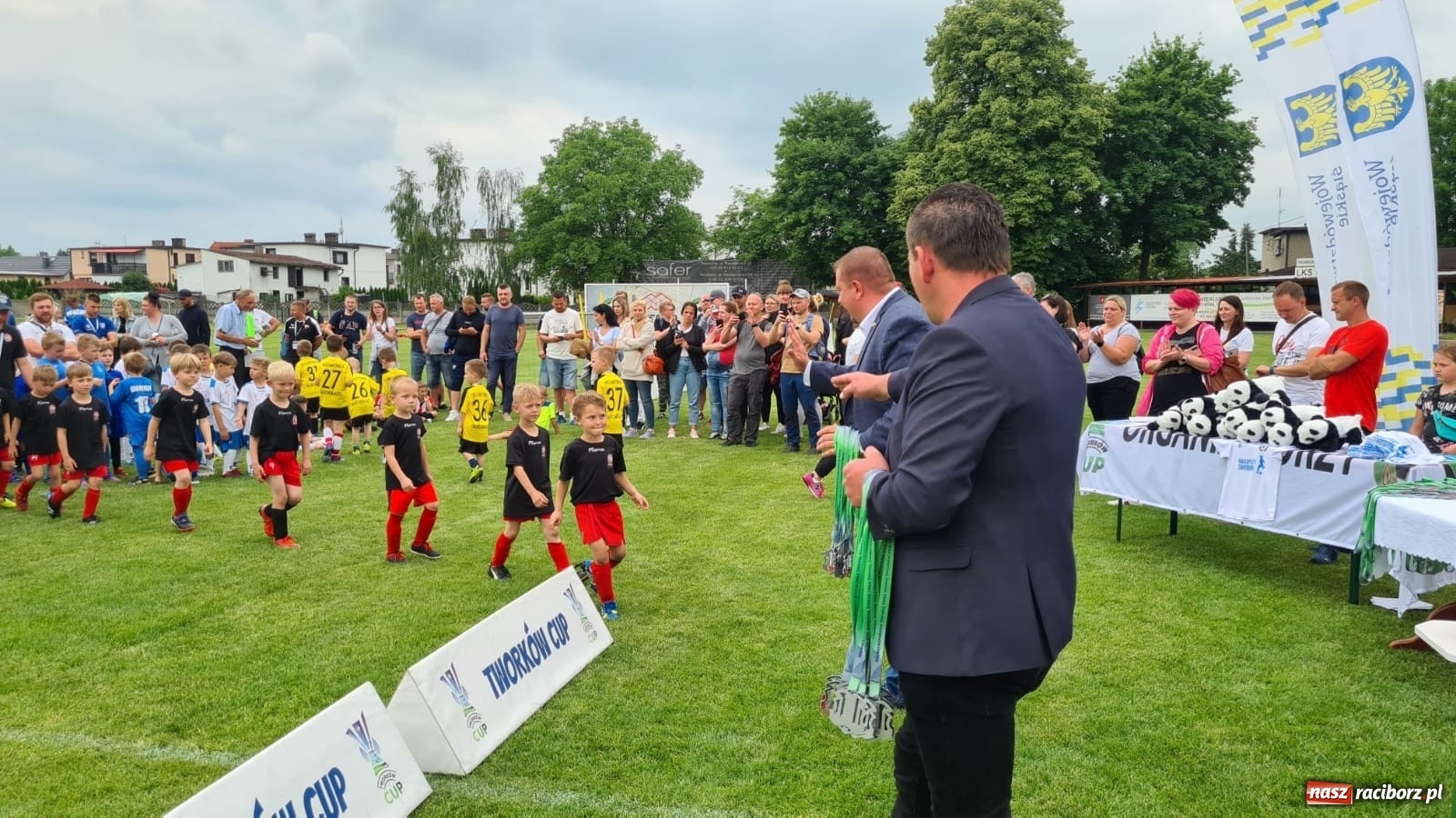 Zdjęcie w galerii na portalu naszraciborz.pl: Walka o każdą piłkę. Ruszyła IX edycja Tworków Cup [FOTO] wiadomości z regionu