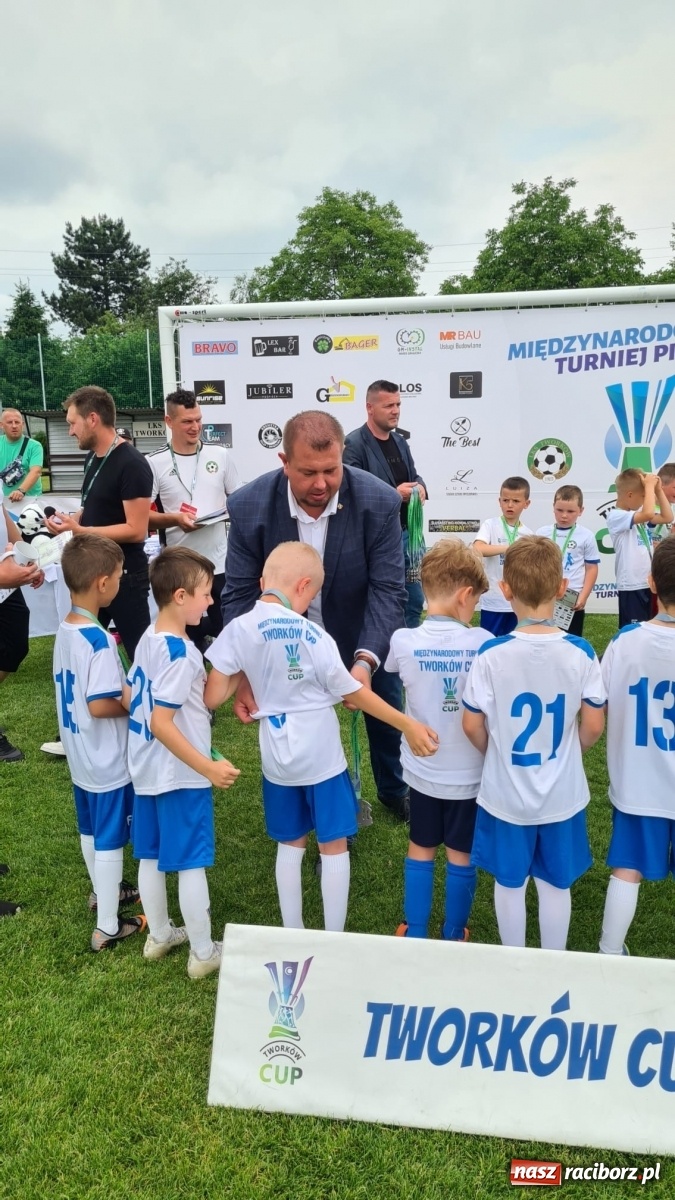 Zdjęcie w galerii na portalu naszraciborz.pl: Walka o każdą piłkę. Ruszyła IX edycja Tworków Cup [FOTO] wiadomości z regionu