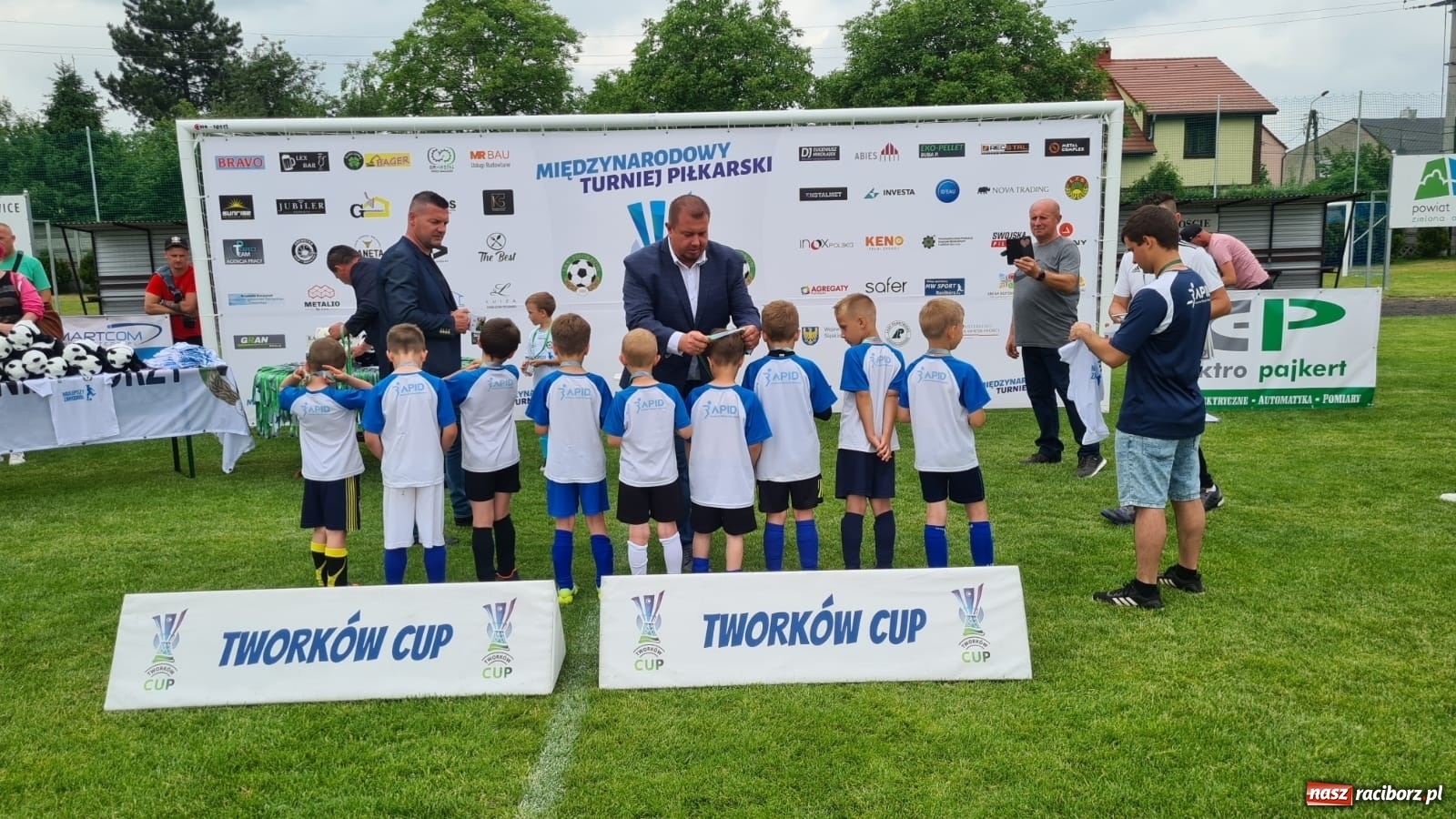 Zdjęcie w galerii na portalu naszraciborz.pl: Walka o każdą piłkę. Ruszyła IX edycja Tworków Cup [FOTO] wiadomości z regionu