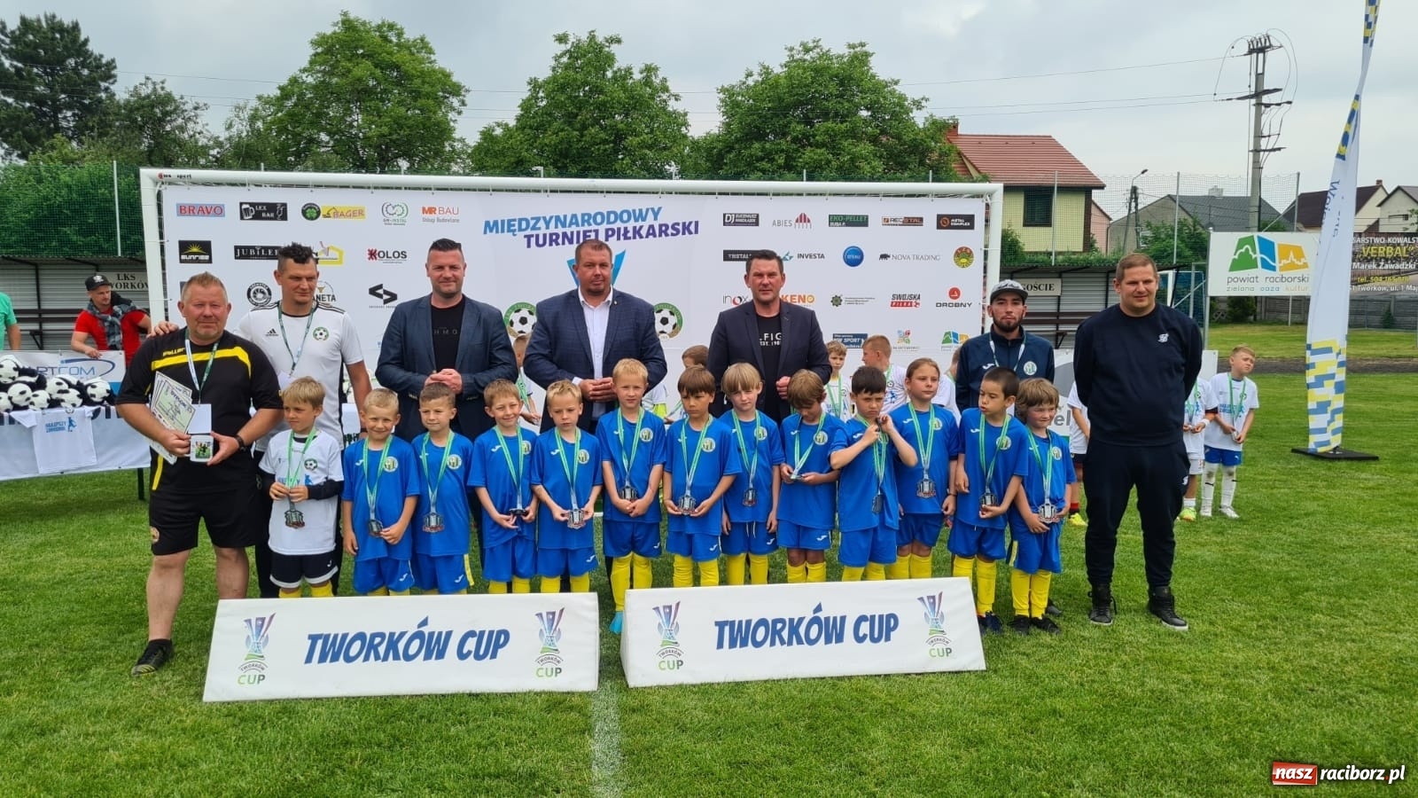 Zdjęcie w galerii na portalu naszraciborz.pl: Walka o każdą piłkę. Ruszyła IX edycja Tworków Cup [FOTO] wiadomości z regionu