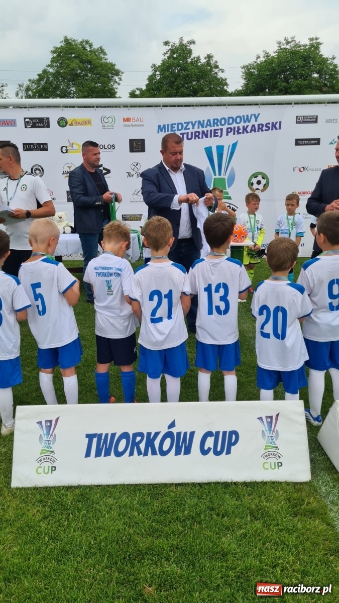 Zdjęcie w galerii na portalu naszraciborz.pl: Walka o każdą piłkę. Ruszyła IX edycja Tworków Cup [FOTO] wiadomości z regionu