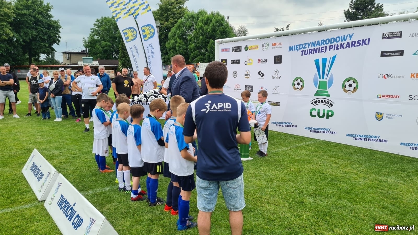 Zdjęcie w galerii na portalu naszraciborz.pl: Walka o każdą piłkę. Ruszyła IX edycja Tworków Cup [FOTO] wiadomości z regionu