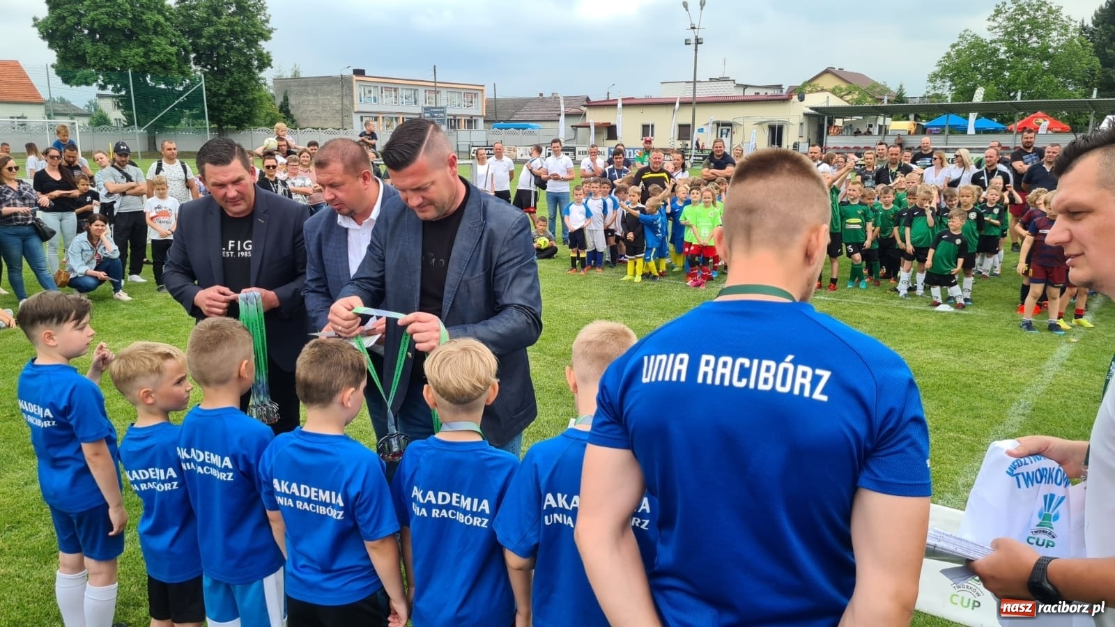 Zdjęcie w galerii na portalu naszraciborz.pl: Walka o każdą piłkę. Ruszyła IX edycja Tworków Cup [FOTO] wiadomości z regionu