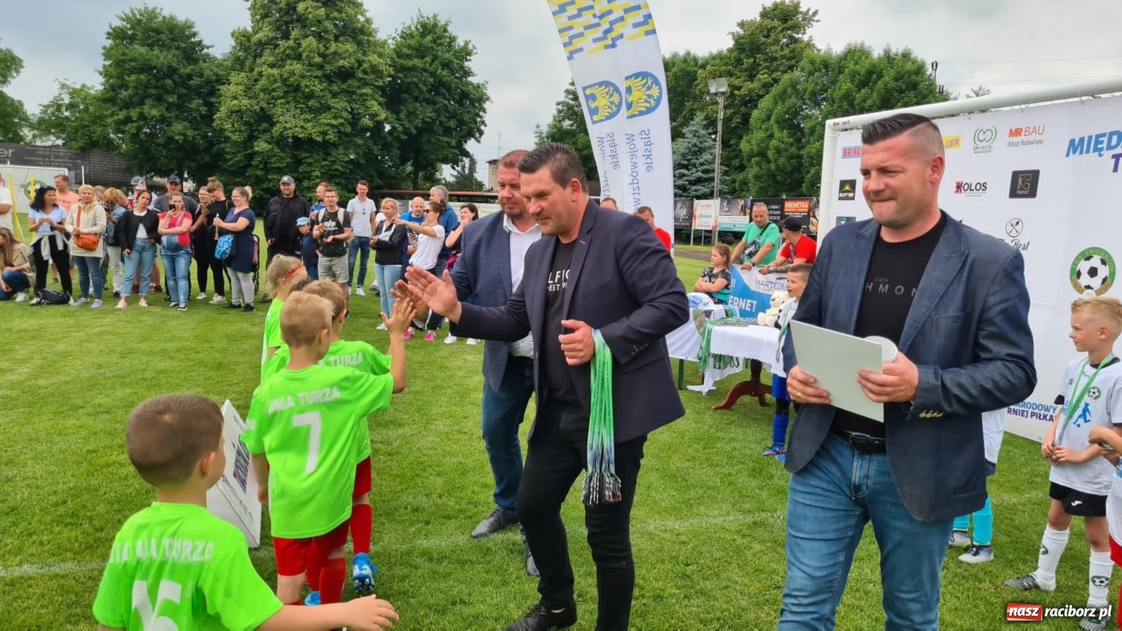 Zdjęcie w galerii na portalu naszraciborz.pl: Walka o każdą piłkę. Ruszyła IX edycja Tworków Cup [FOTO] wiadomości z regionu