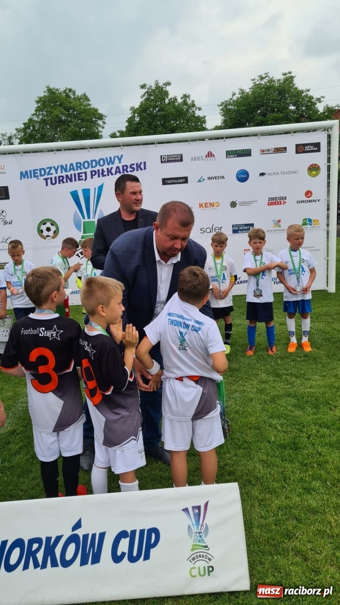 Zdjęcie w galerii na portalu naszraciborz.pl: Walka o każdą piłkę. Ruszyła IX edycja Tworków Cup [FOTO] wiadomości z regionu