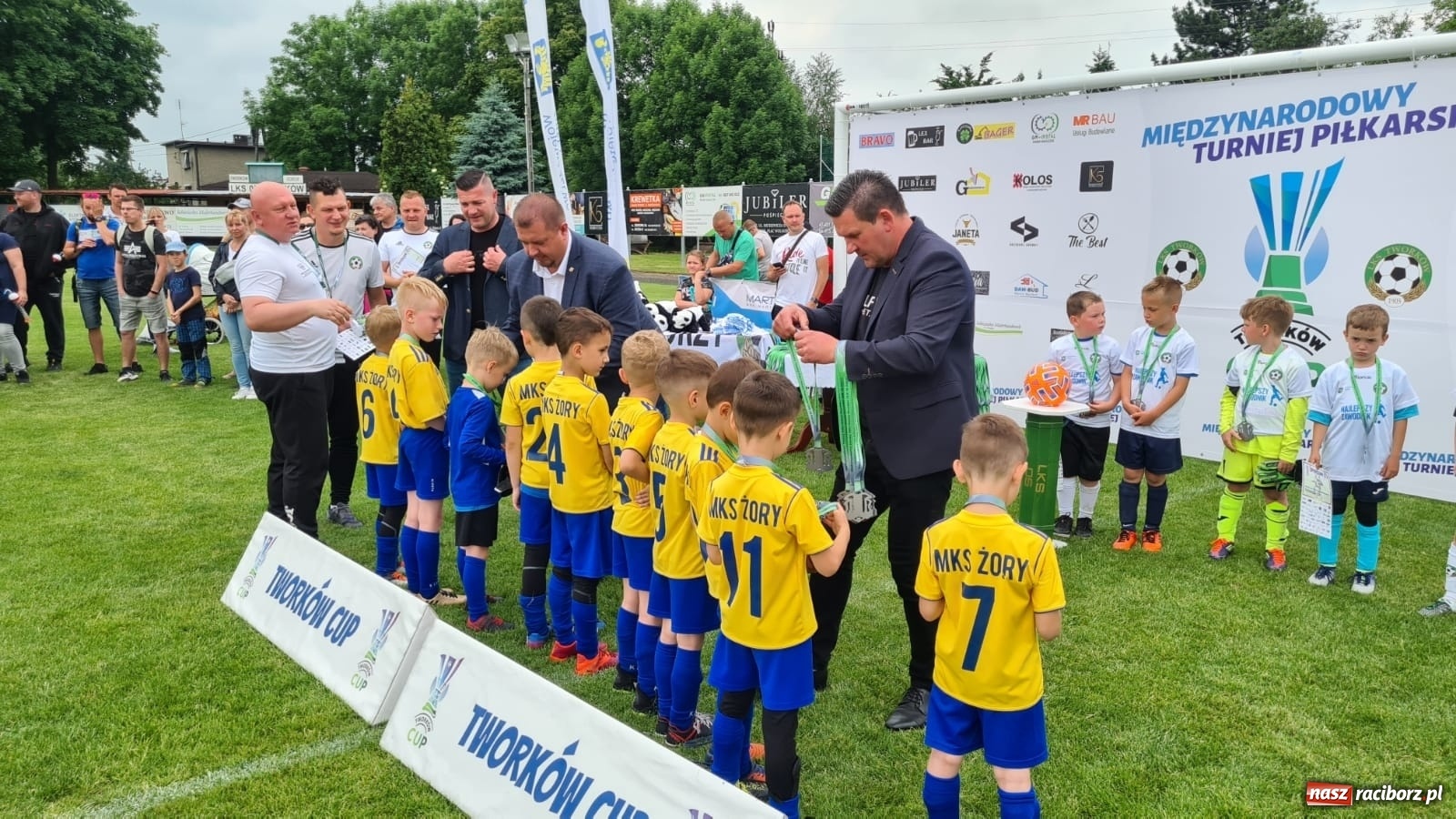 Zdjęcie w galerii na portalu naszraciborz.pl: Walka o każdą piłkę. Ruszyła IX edycja Tworków Cup [FOTO] wiadomości z regionu