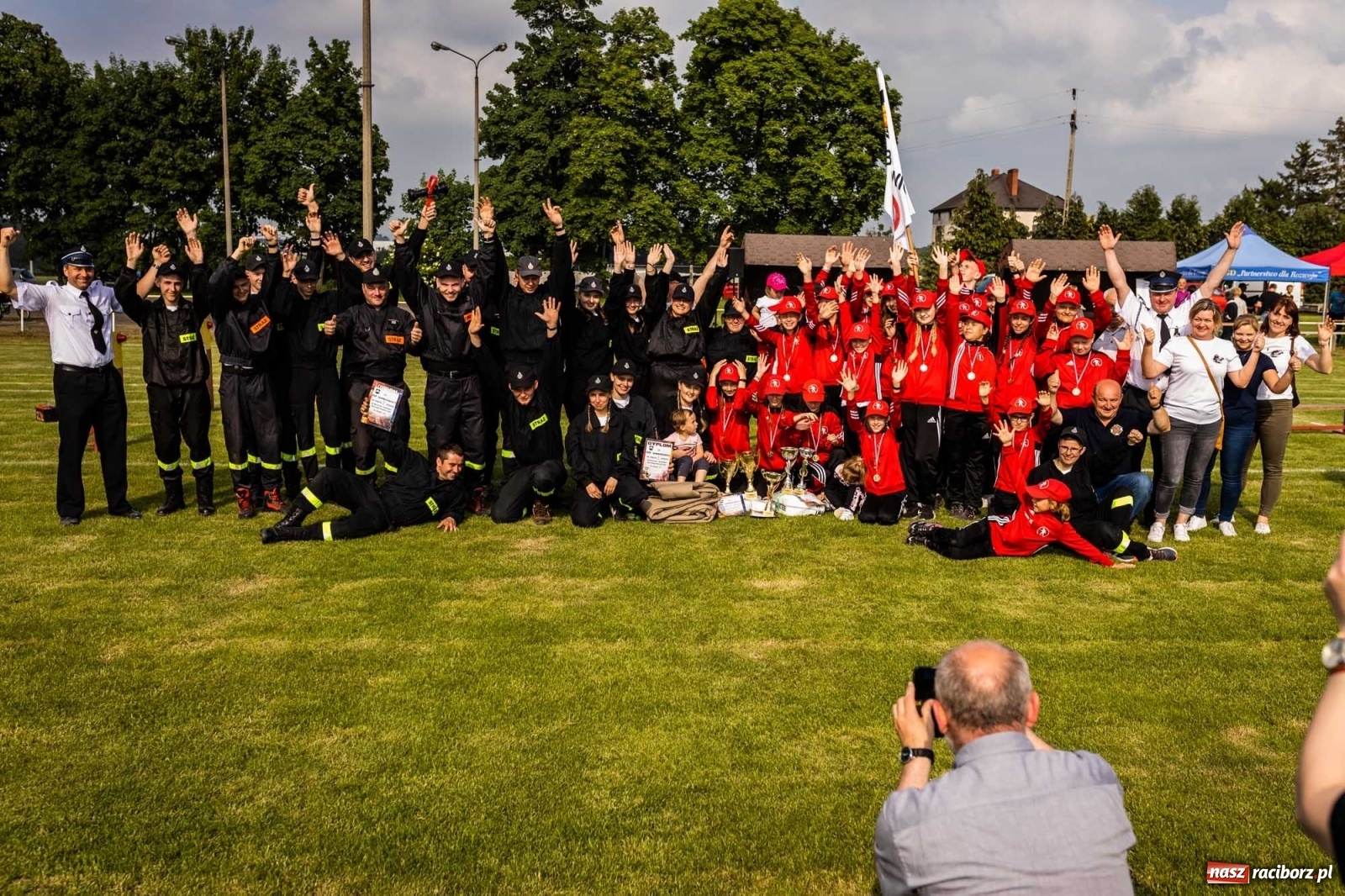 Zdjęcie w galerii na portalu naszraciborz.pl: Nie ma mocnych na Samborowice. Zgarnęli wszystko w zawodach strażackich gminy Pietrowice Wielkie wiadomości z regionu