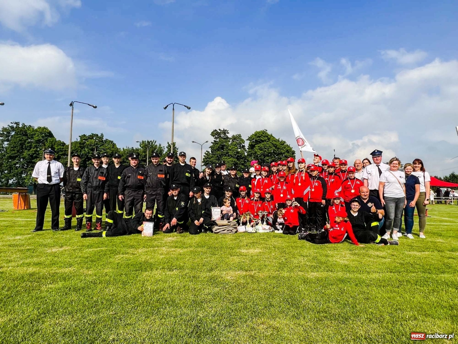 Zdjęcie w galerii na portalu naszraciborz.pl: Nie ma mocnych na Samborowice. Zgarnęli wszystko w zawodach strażackich gminy Pietrowice Wielkie wiadomości z regionu