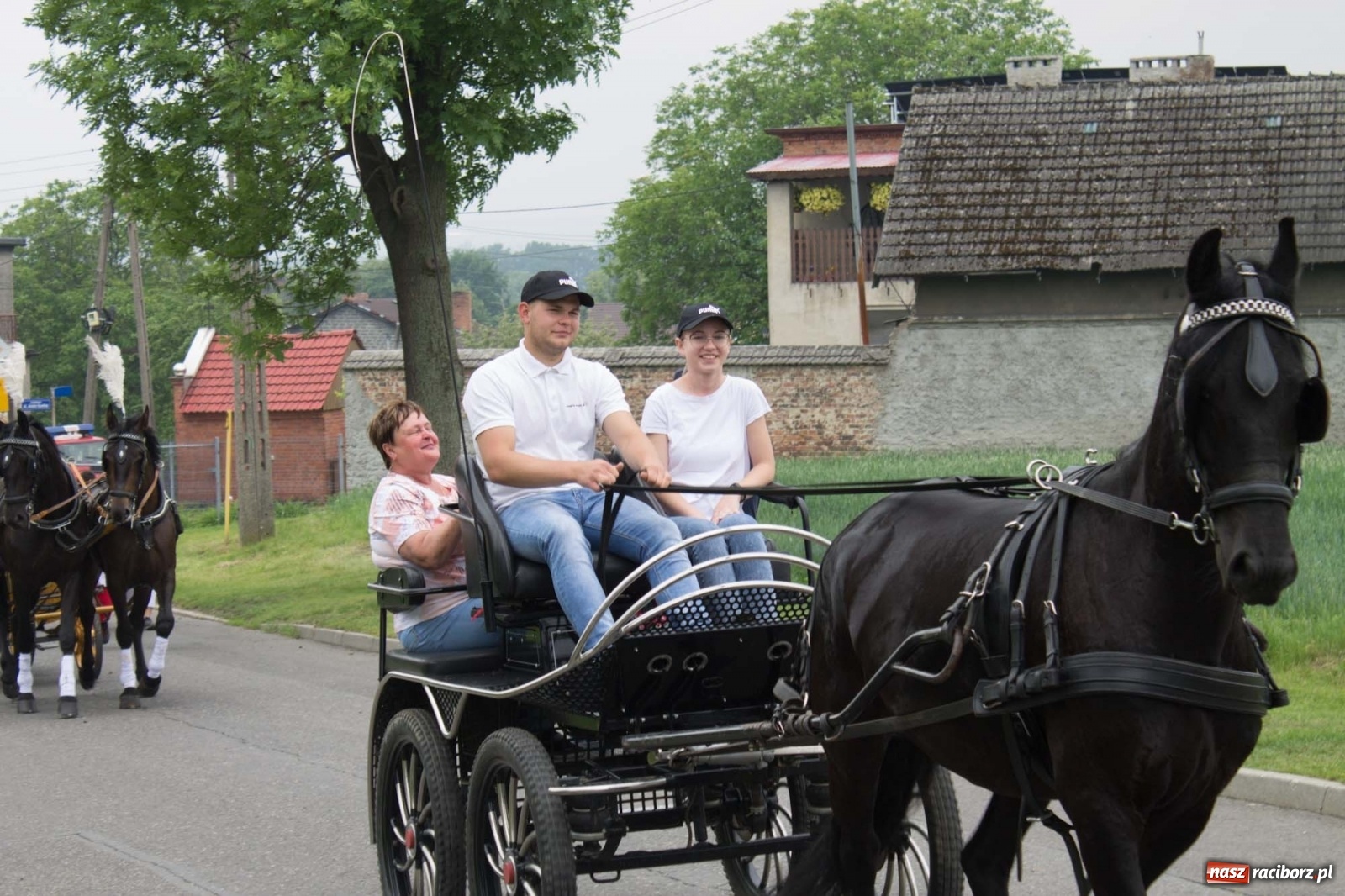 Zdjęcie w galerii na portalu naszraciborz.pl: W Brzeziu odbyła się procesja na św. Urbana [FOTO i WIDEO] wiadomości z regionu