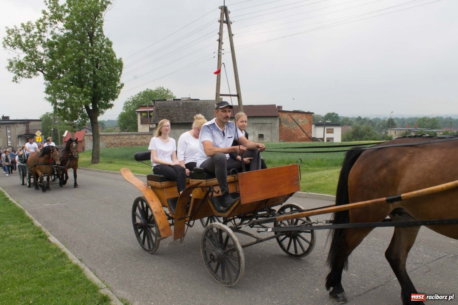 Zdjęcie w galerii na portalu naszraciborz.pl: W Brzeziu odbyła się procesja na św. Urbana [FOTO i WIDEO] wiadomości z regionu