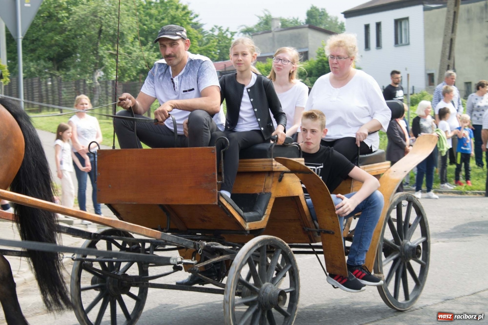 Zdjęcie w galerii na portalu naszraciborz.pl: W Brzeziu odbyła się procesja na św. Urbana [FOTO i WIDEO] wiadomości z regionu