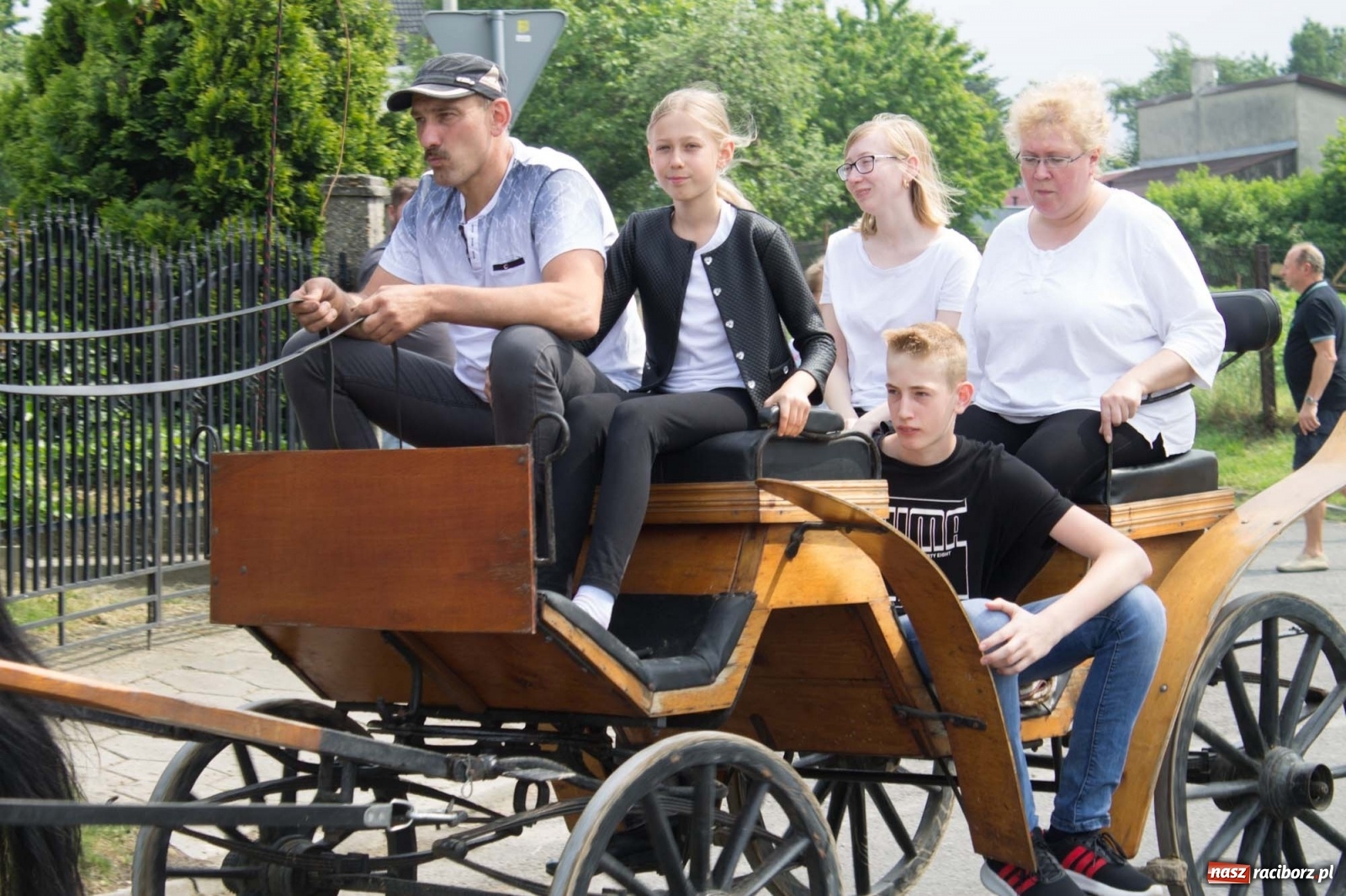 Zdjęcie w galerii na portalu naszraciborz.pl: W Brzeziu odbyła się procesja na św. Urbana [FOTO i WIDEO] wiadomości z regionu