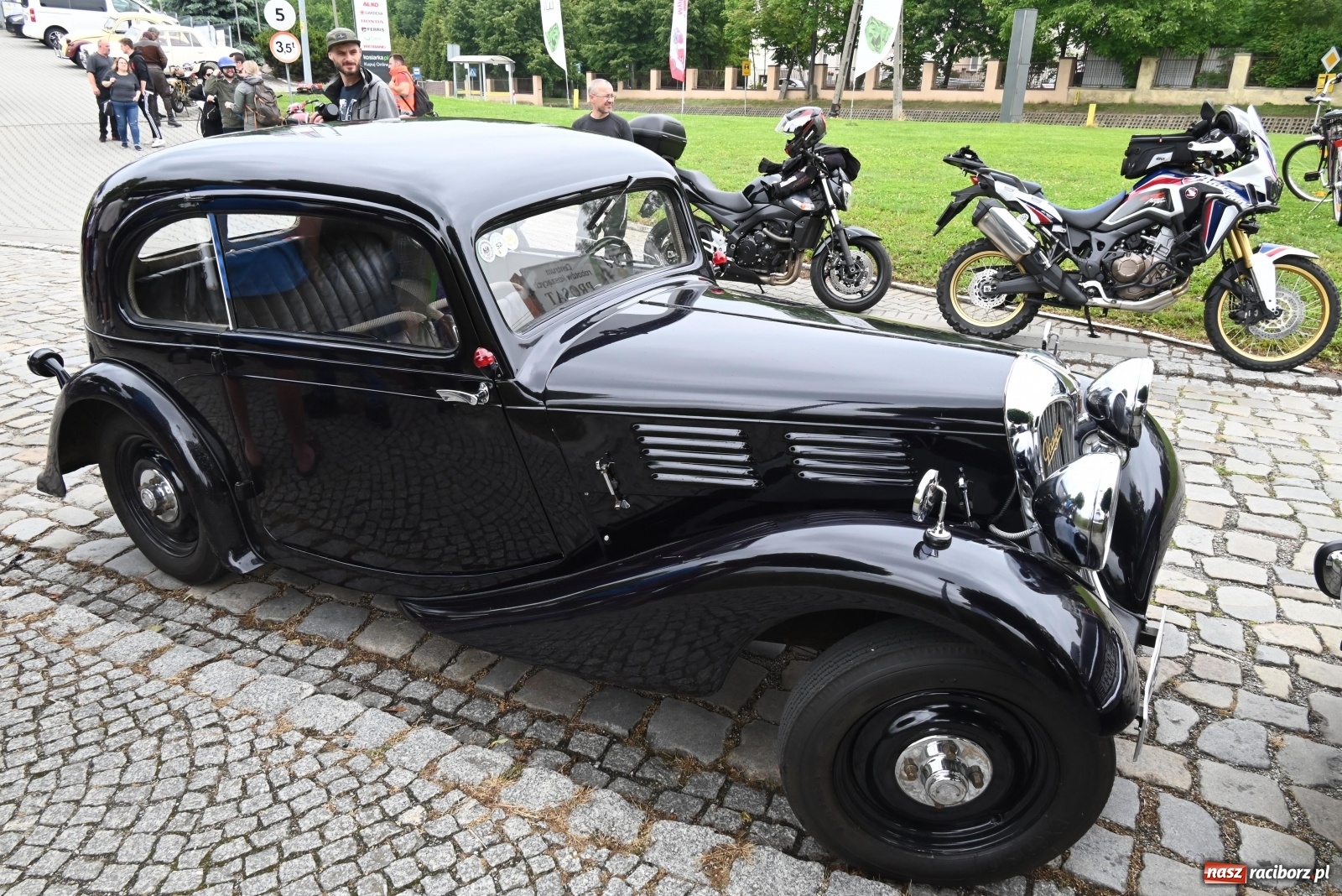 Zdjęcie w galerii na portalu naszraciborz.pl: Dwudziesty Rajd Pruski zawitał do Krzyżanowic wiadomości z regionu