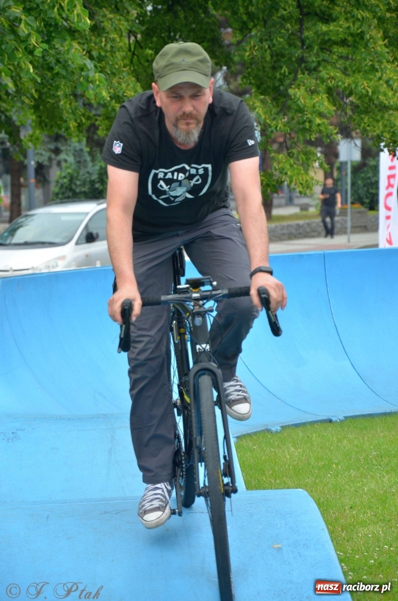 Zdjęcie w galerii na portalu naszraciborz.pl: Racibórz kocha rower i rowerowe show uczestnika Mam Talent wiadomości z regionu