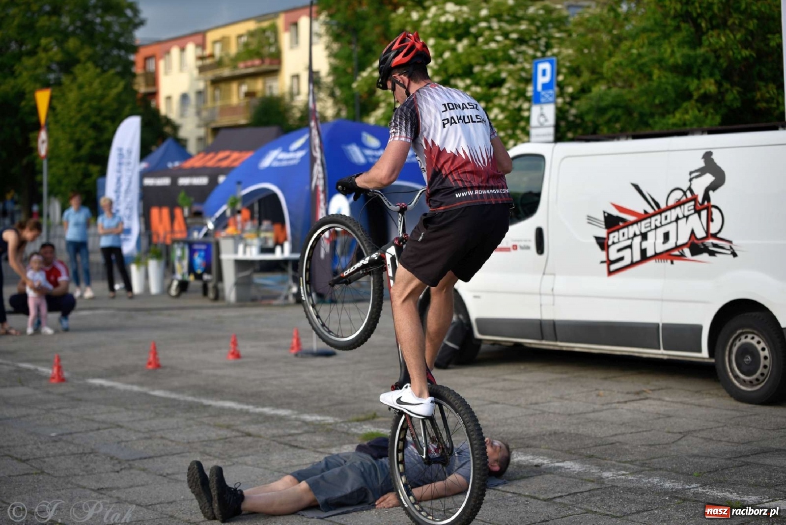Zdjęcie w galerii na portalu naszraciborz.pl: Racibórz kocha rower i rowerowe show uczestnika Mam Talent wiadomości z regionu