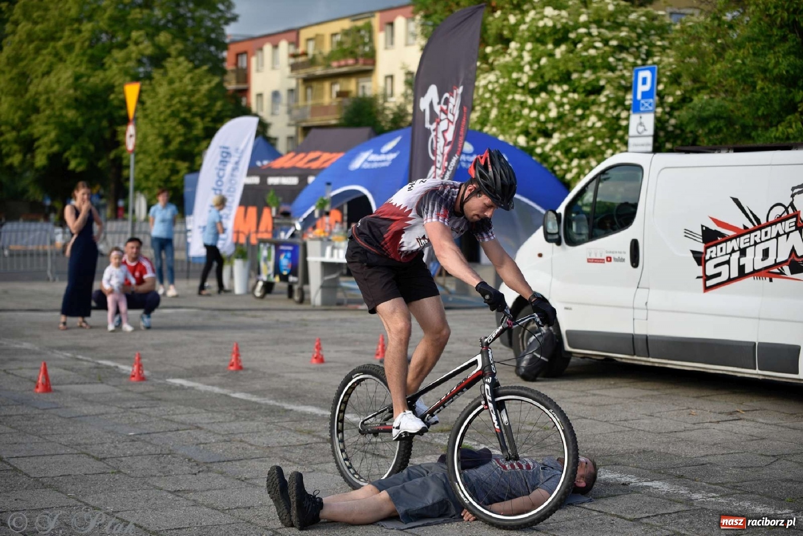 Zdjęcie w galerii na portalu naszraciborz.pl: Racibórz kocha rower i rowerowe show uczestnika Mam Talent wiadomości z regionu