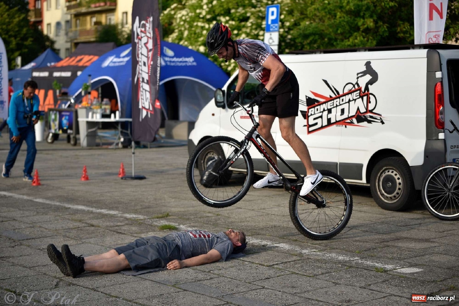 Zdjęcie w galerii na portalu naszraciborz.pl: Racibórz kocha rower i rowerowe show uczestnika Mam Talent wiadomości z regionu