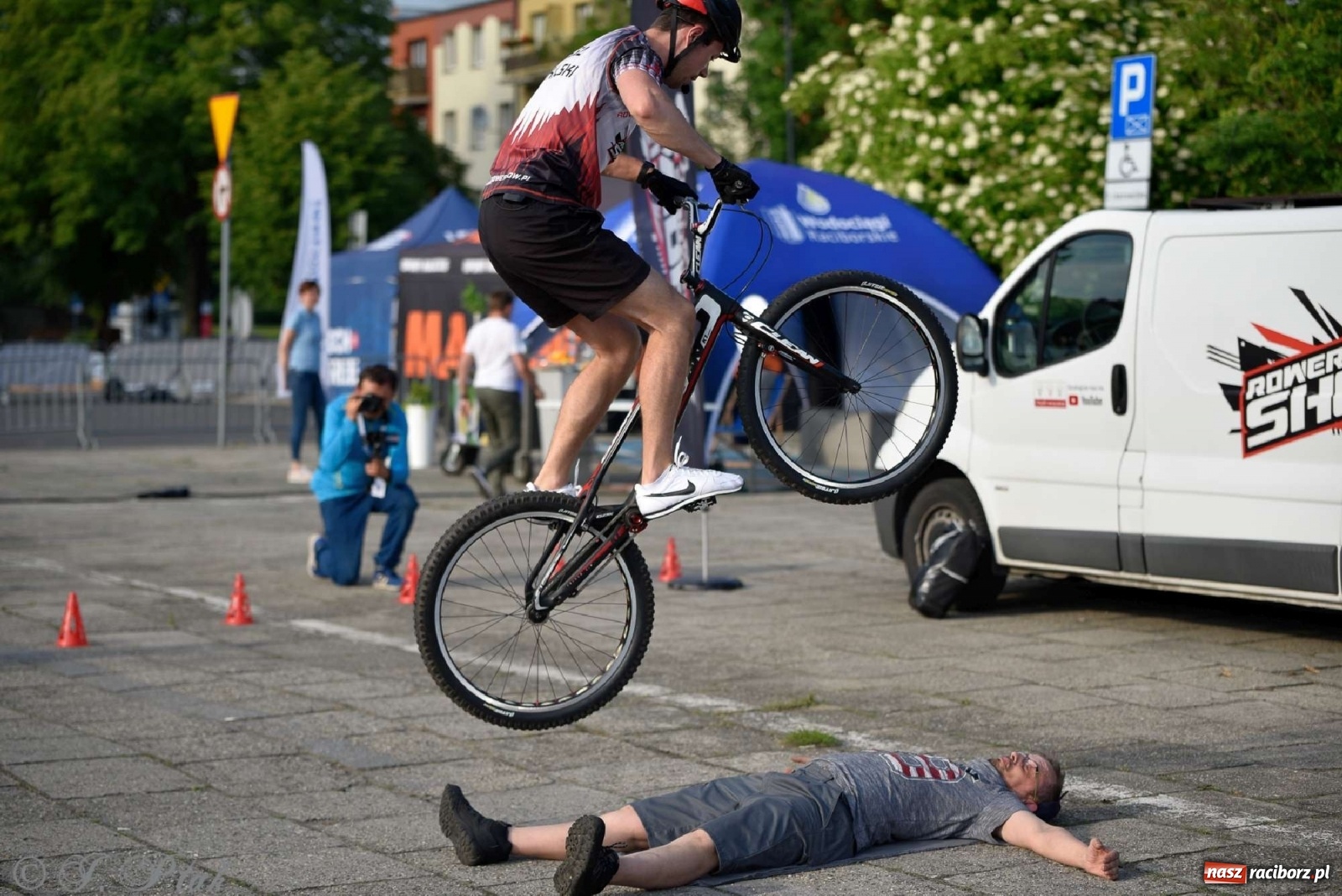 Zdjęcie w galerii na portalu naszraciborz.pl: Racibórz kocha rower i rowerowe show uczestnika Mam Talent wiadomości z regionu
