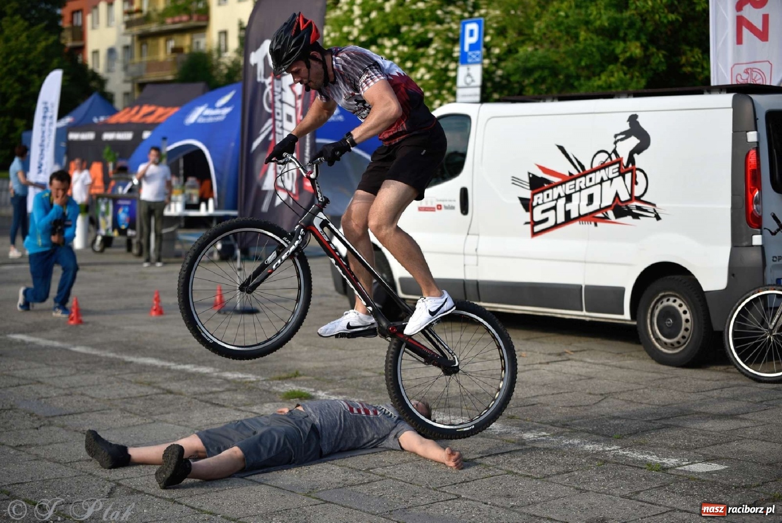 Zdjęcie w galerii na portalu naszraciborz.pl: Racibórz kocha rower i rowerowe show uczestnika Mam Talent wiadomości z regionu