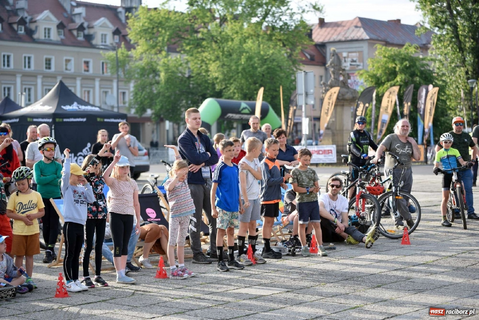 Zdjęcie w galerii na portalu naszraciborz.pl: Racibórz kocha rower i rowerowe show uczestnika Mam Talent wiadomości z regionu