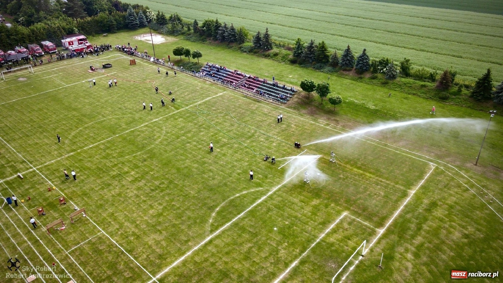 Zdjęcie w galerii na portalu naszraciborz.pl: Strażacka rywalizacja w Pietrowicach Wielkich w oku drona [FOTO i WIDEO] wiadomości z regionu