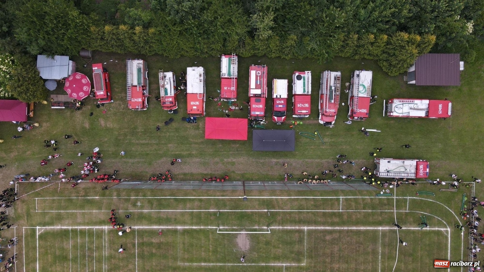 Zdjęcie w galerii na portalu naszraciborz.pl: Strażacka rywalizacja w Pietrowicach Wielkich w oku drona [FOTO i WIDEO] wiadomości z regionu