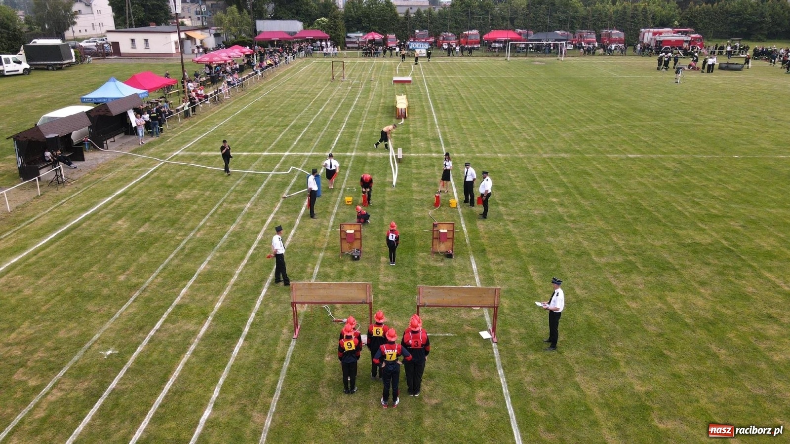 Zdjęcie w galerii na portalu naszraciborz.pl: Strażacka rywalizacja w Pietrowicach Wielkich w oku drona [FOTO i WIDEO] wiadomości z regionu