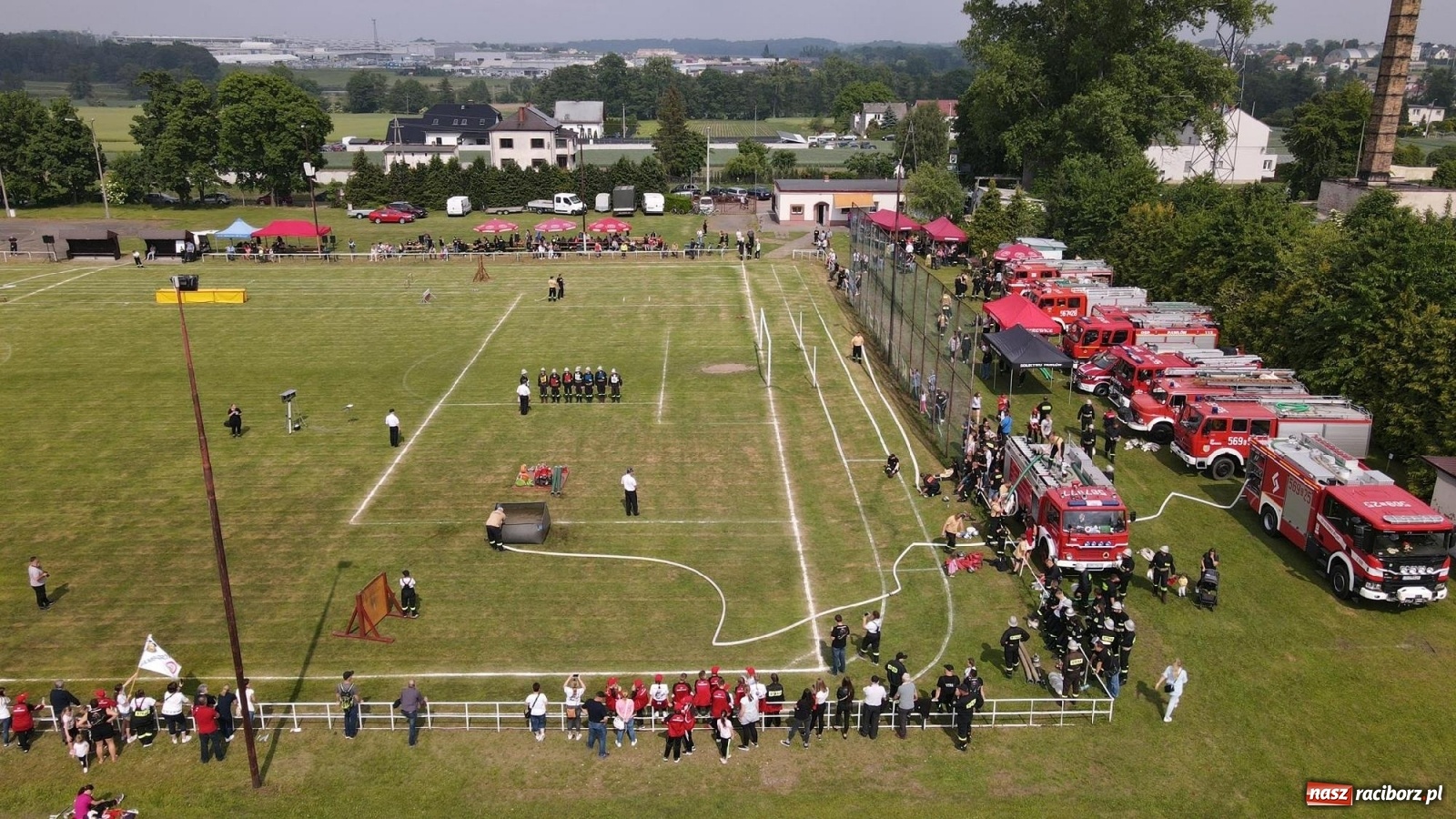 Zdjęcie w galerii na portalu naszraciborz.pl: Strażacka rywalizacja w Pietrowicach Wielkich w oku drona [FOTO i WIDEO] wiadomości z regionu