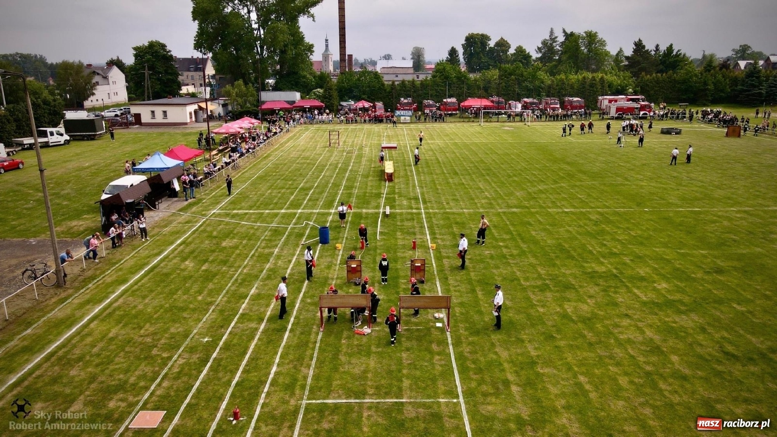 Zdjęcie w galerii na portalu naszraciborz.pl: Strażacka rywalizacja w Pietrowicach Wielkich w oku drona [FOTO i WIDEO] wiadomości z regionu