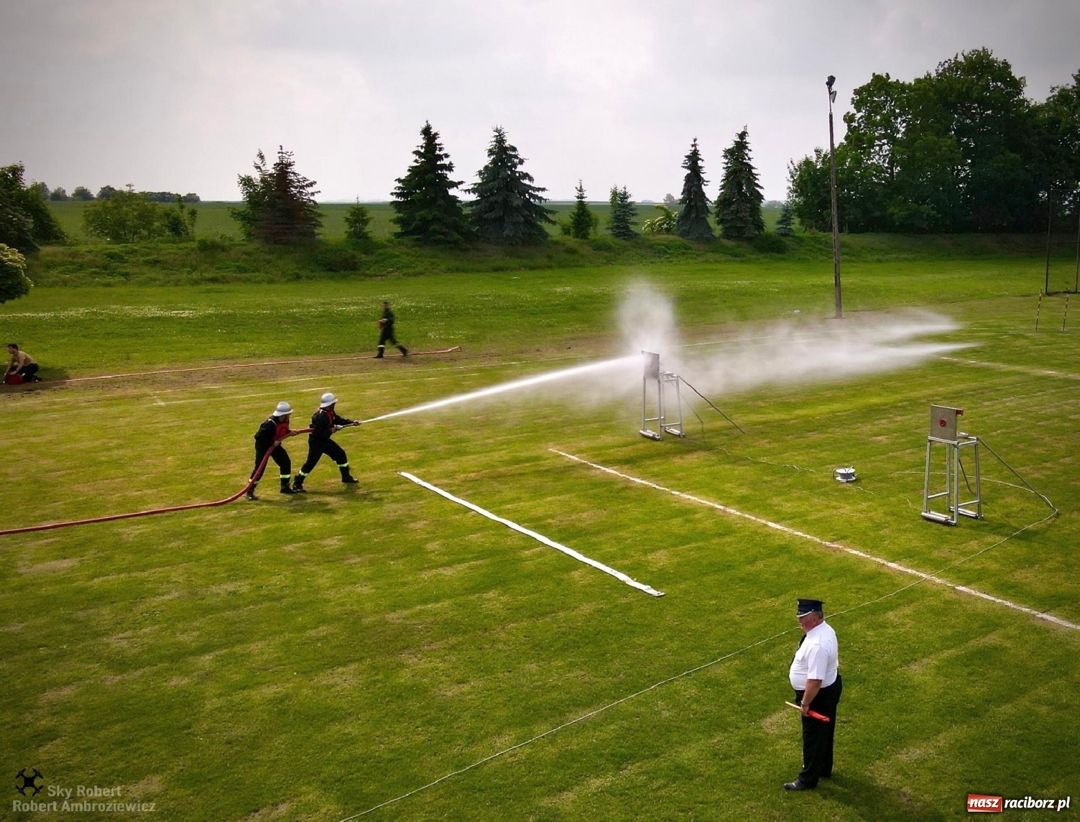 Zdjęcie w galerii na portalu naszraciborz.pl: Strażacka rywalizacja w Pietrowicach Wielkich w oku drona [FOTO i WIDEO] wiadomości z regionu