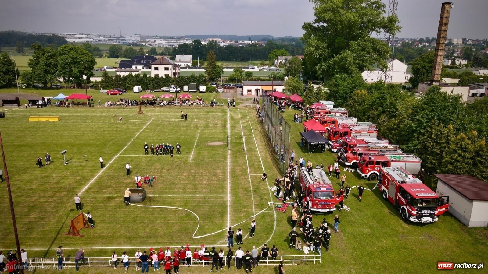 Zdjęcie w galerii na portalu naszraciborz.pl: Strażacka rywalizacja w Pietrowicach Wielkich w oku drona [FOTO i WIDEO] wiadomości z regionu