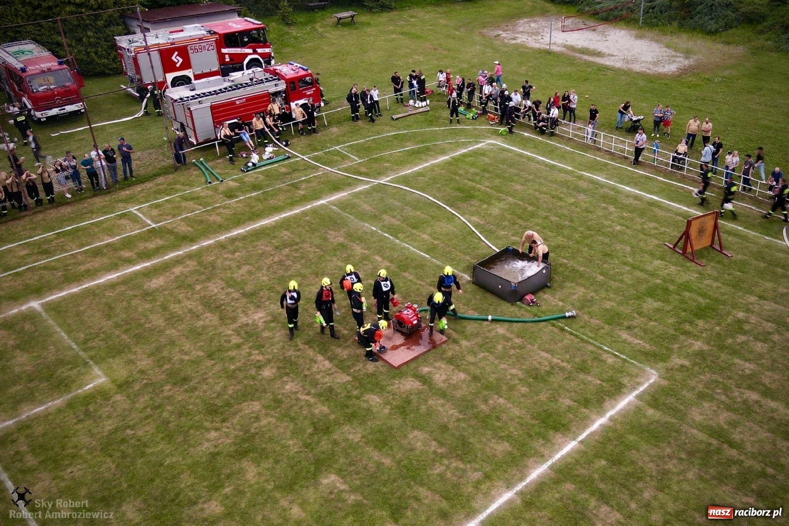 Zdjęcie w galerii na portalu naszraciborz.pl: Strażacka rywalizacja w Pietrowicach Wielkich w oku drona [FOTO i WIDEO] wiadomości z regionu