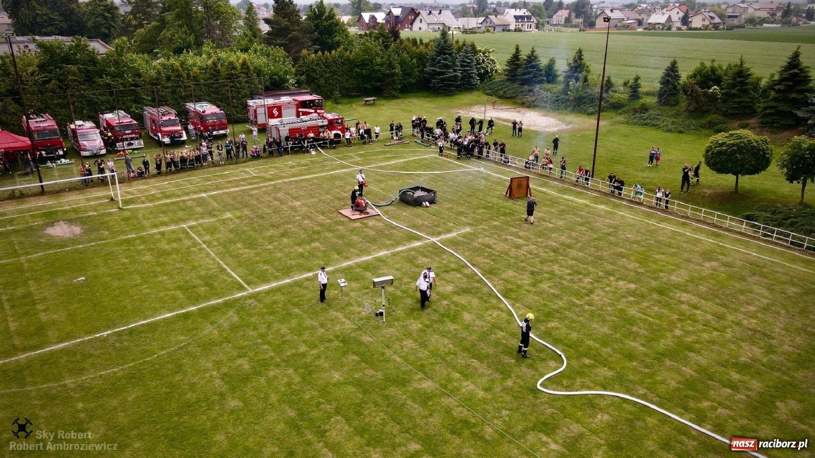 Zdjęcie w galerii na portalu naszraciborz.pl: Strażacka rywalizacja w Pietrowicach Wielkich w oku drona [FOTO i WIDEO] wiadomości z regionu