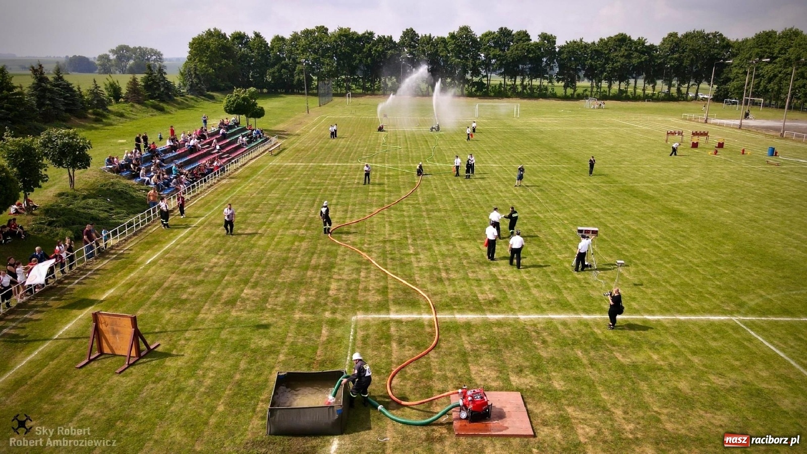 Zdjęcie w galerii na portalu naszraciborz.pl: Strażacka rywalizacja w Pietrowicach Wielkich w oku drona [FOTO i WIDEO] wiadomości z regionu
