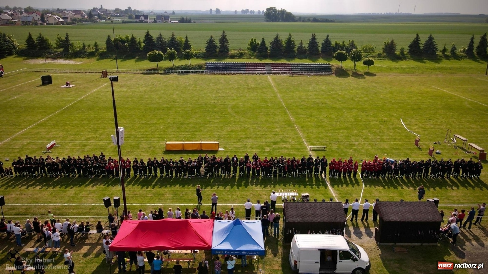 Zdjęcie w galerii na portalu naszraciborz.pl: Strażacka rywalizacja w Pietrowicach Wielkich w oku drona [FOTO i WIDEO] wiadomości z regionu