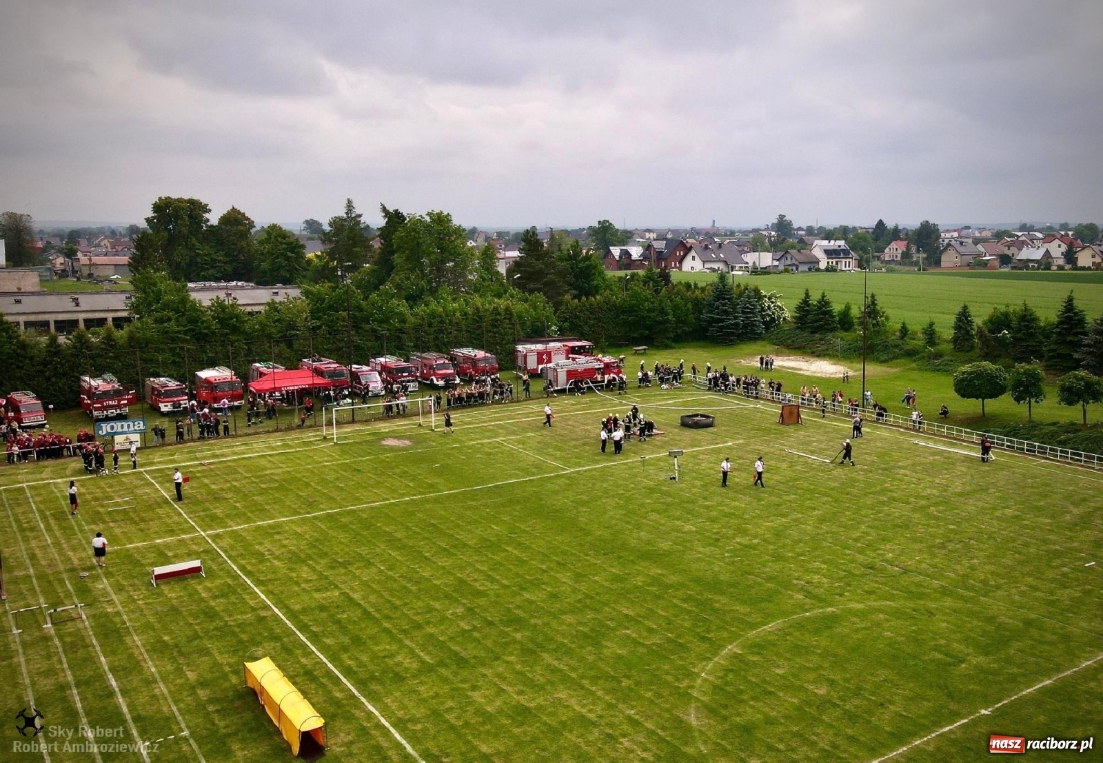 Zdjęcie w galerii na portalu naszraciborz.pl: Strażacka rywalizacja w Pietrowicach Wielkich w oku drona [FOTO i WIDEO] wiadomości z regionu