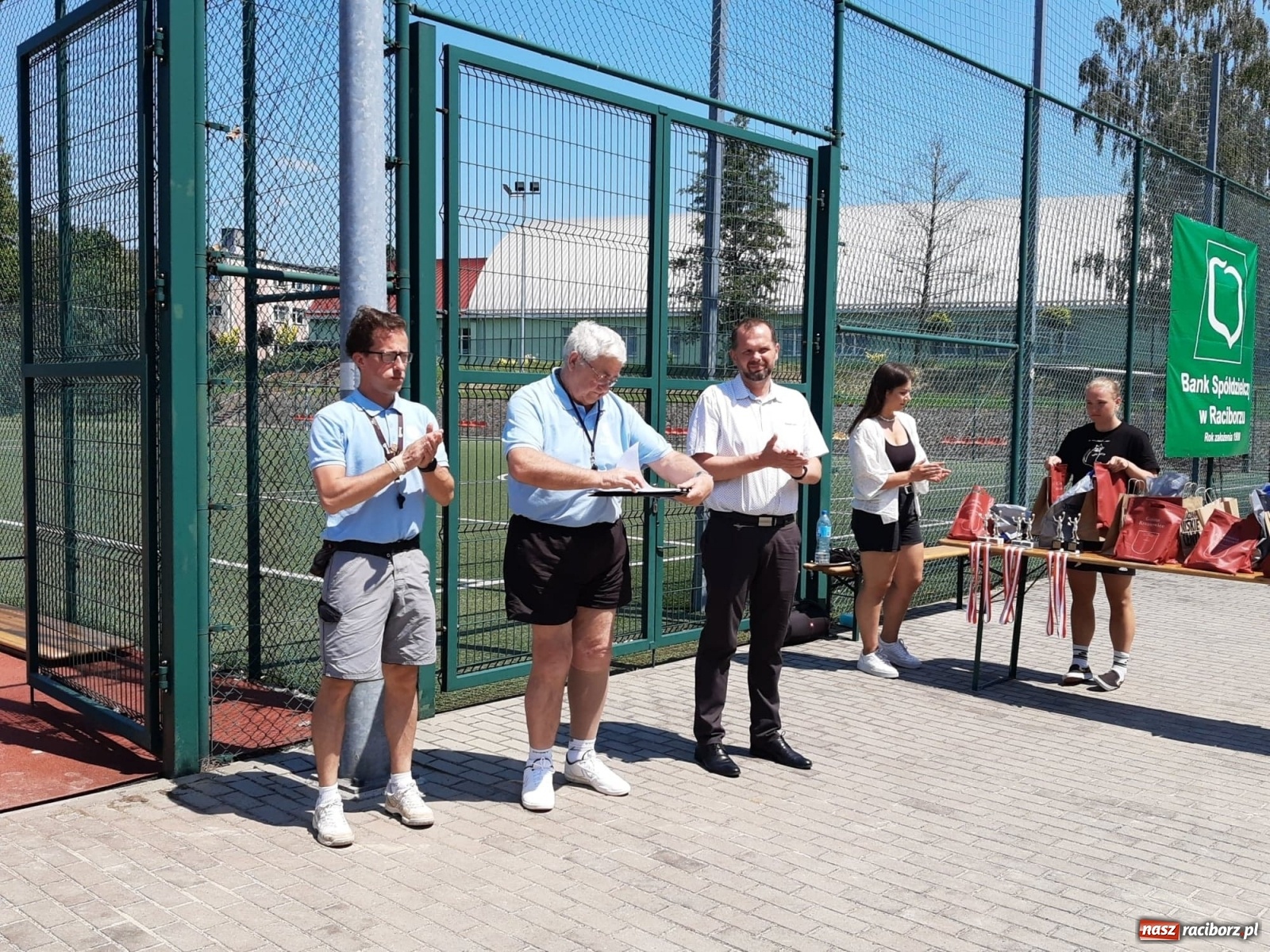 Zdjęcie w galerii na portalu naszraciborz.pl: Mistrzostwa Śląska juniorek w siatkówce plażowej. Krzanowiczanki poza podium wiadomości z regionu